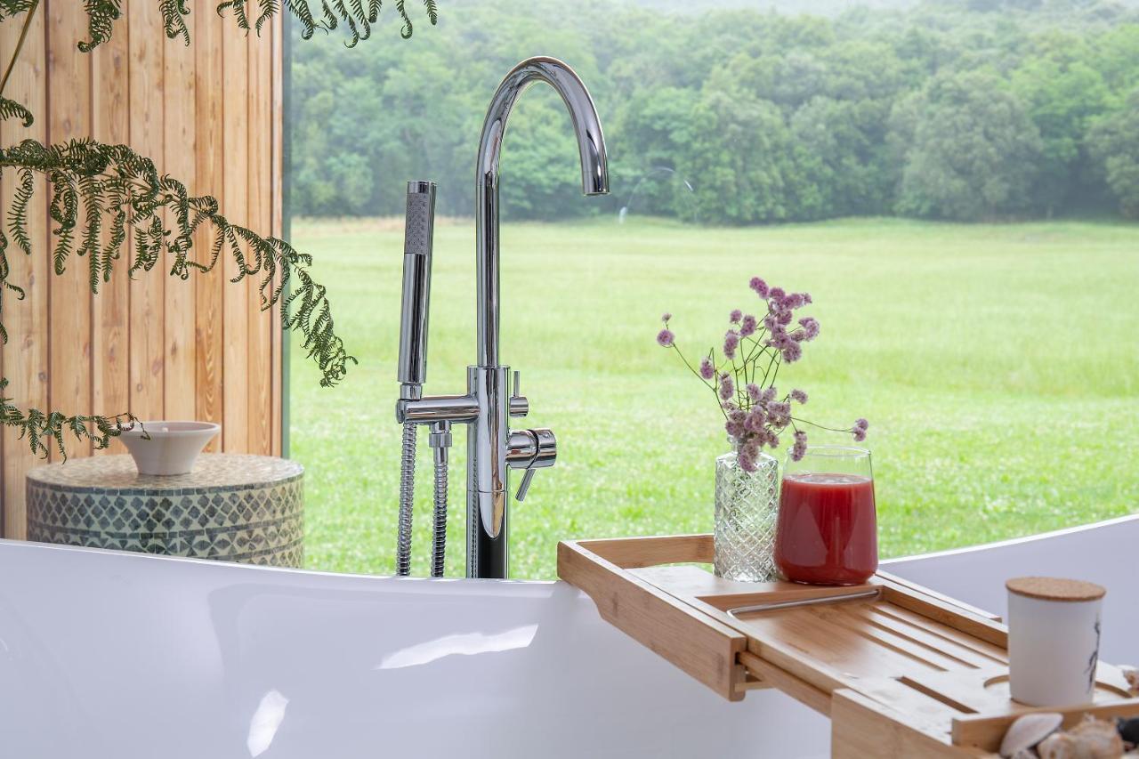 Vibe Luxury Cabins Арнуеро Екстериор снимка