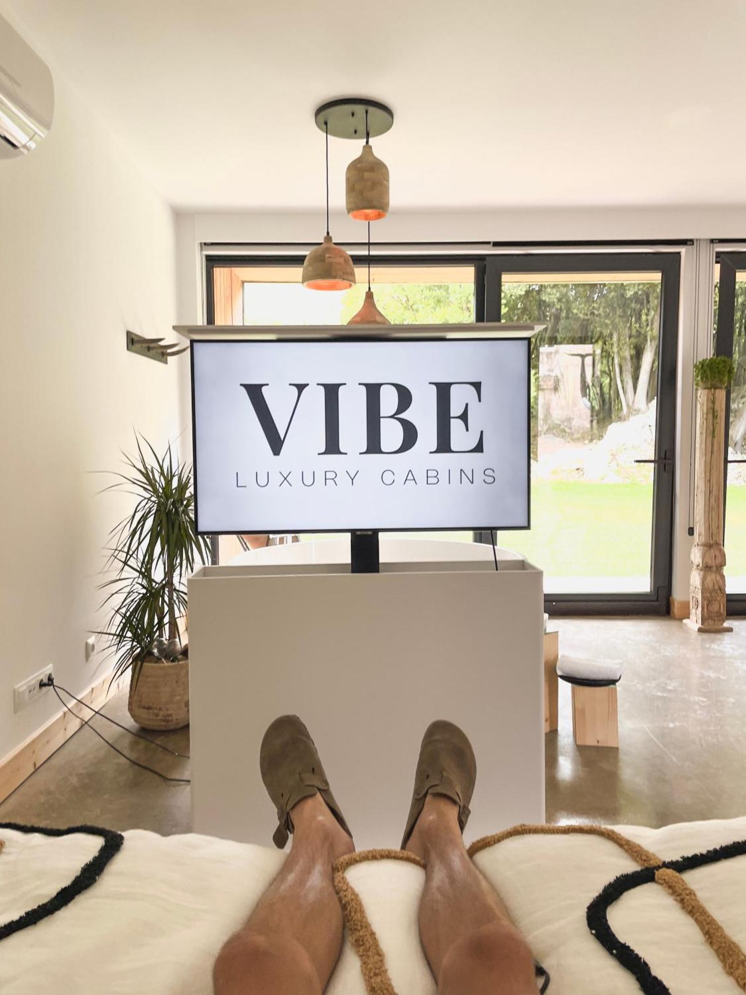 Vibe Luxury Cabins Арнуеро Екстериор снимка