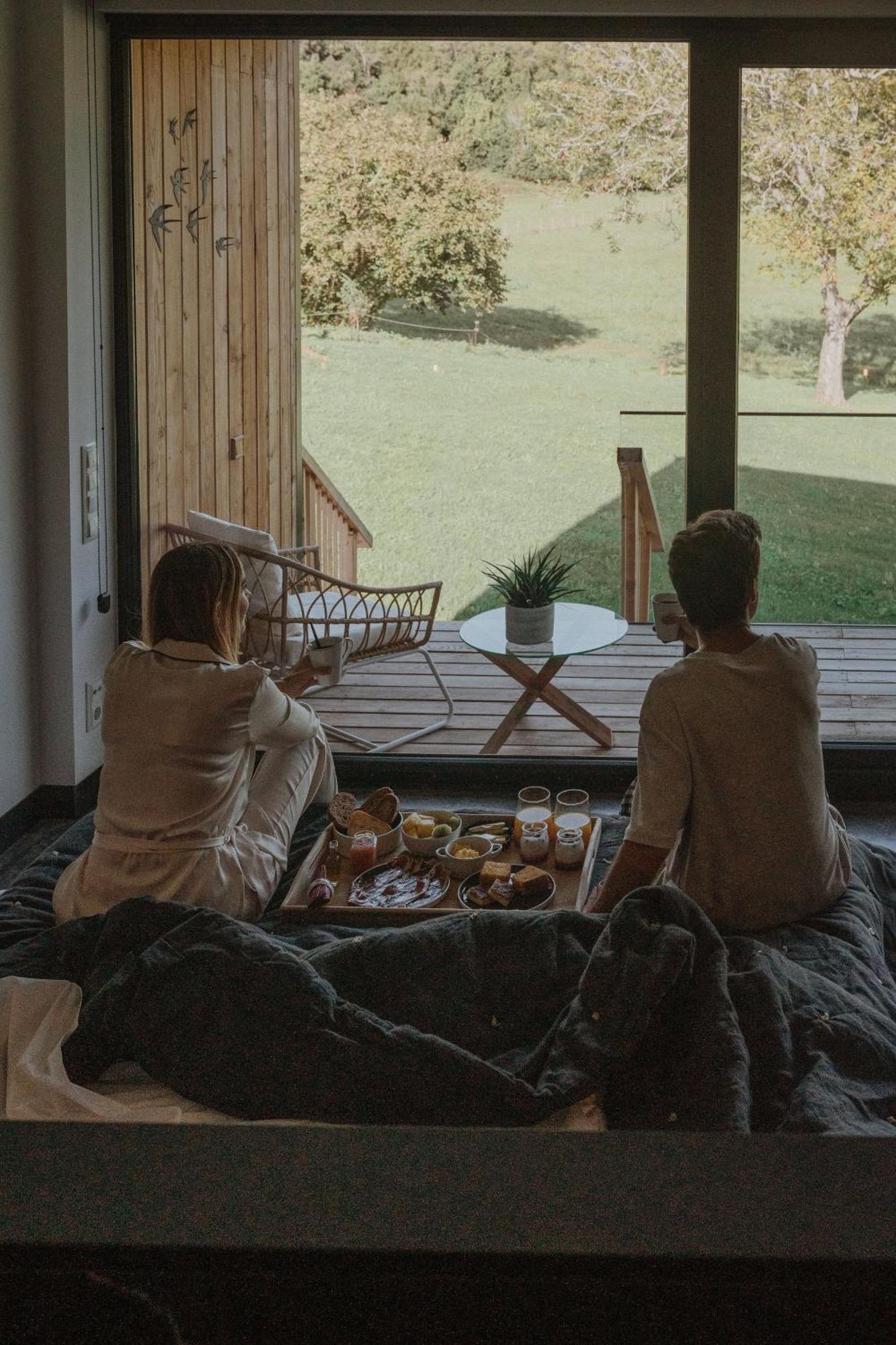 Vibe Luxury Cabins Арнуеро Екстериор снимка