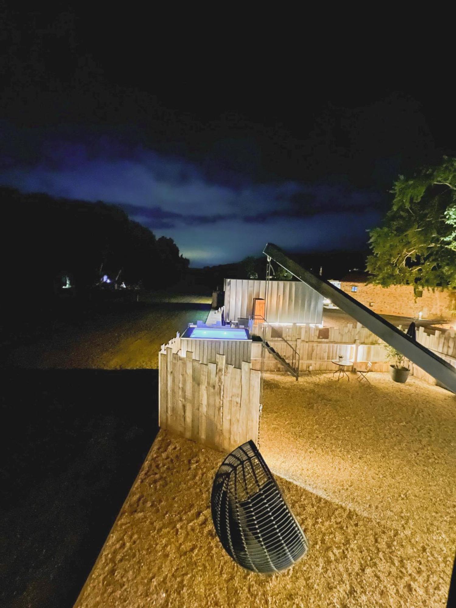 Vibe Luxury Cabins Арнуеро Екстериор снимка